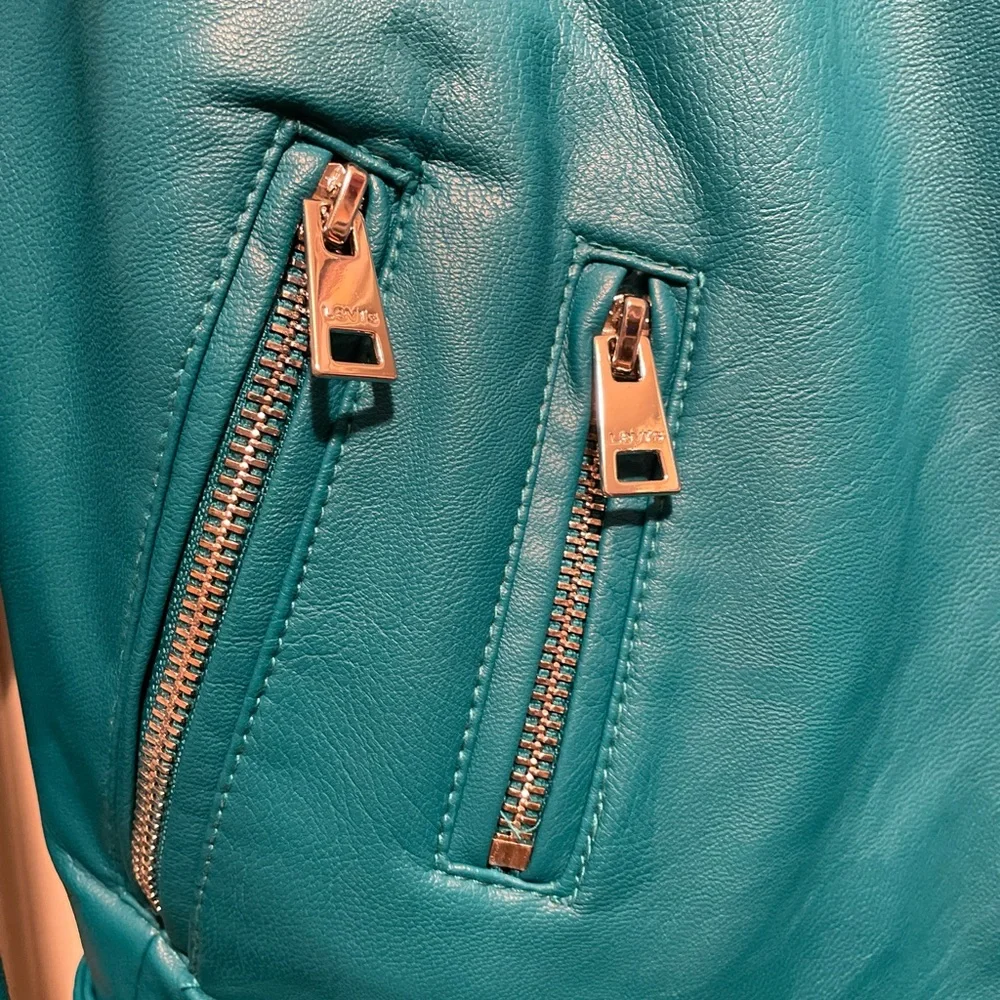 Levi's Motorcycle Jacket Women' Size S Teal Blue Faux Leather Belted Buckle Moto - Picture 2 of 9
